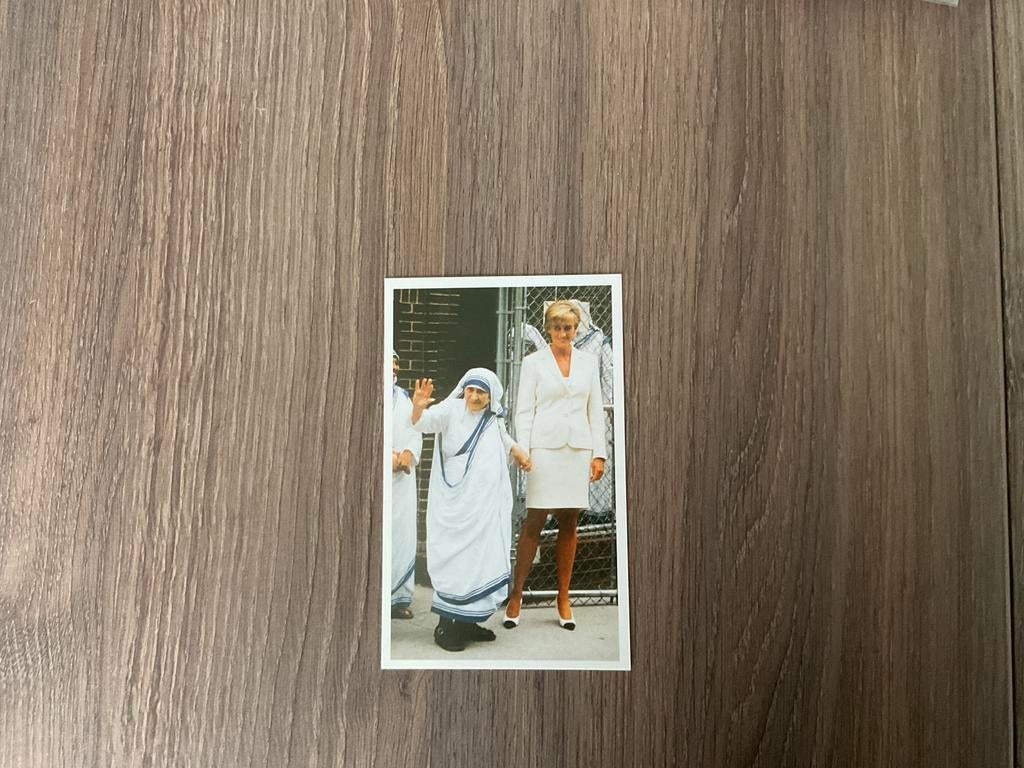 Bidprent Moeder Theresa en prinses Diana, Verzamelen, Bidprentjes en Rouwkaarten, Verzenden