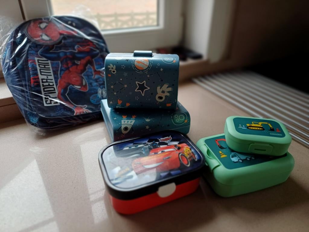 1SPIDERMAN  rugzak en boterham dozen en fruit of koeken  doo, Huis en Inrichting, Ophalen, Nieuw, Groen