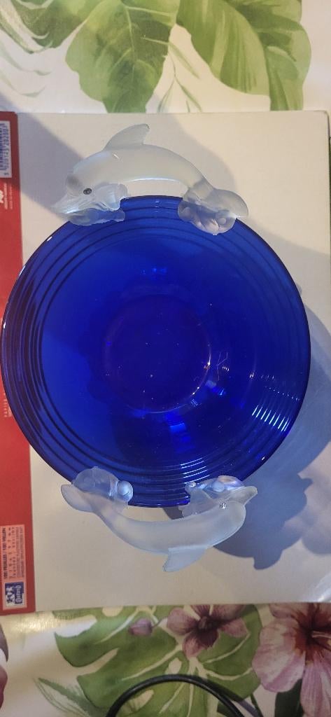 Plat bleu avec 3 dauphins, Antiquités & Art, Enlèvement