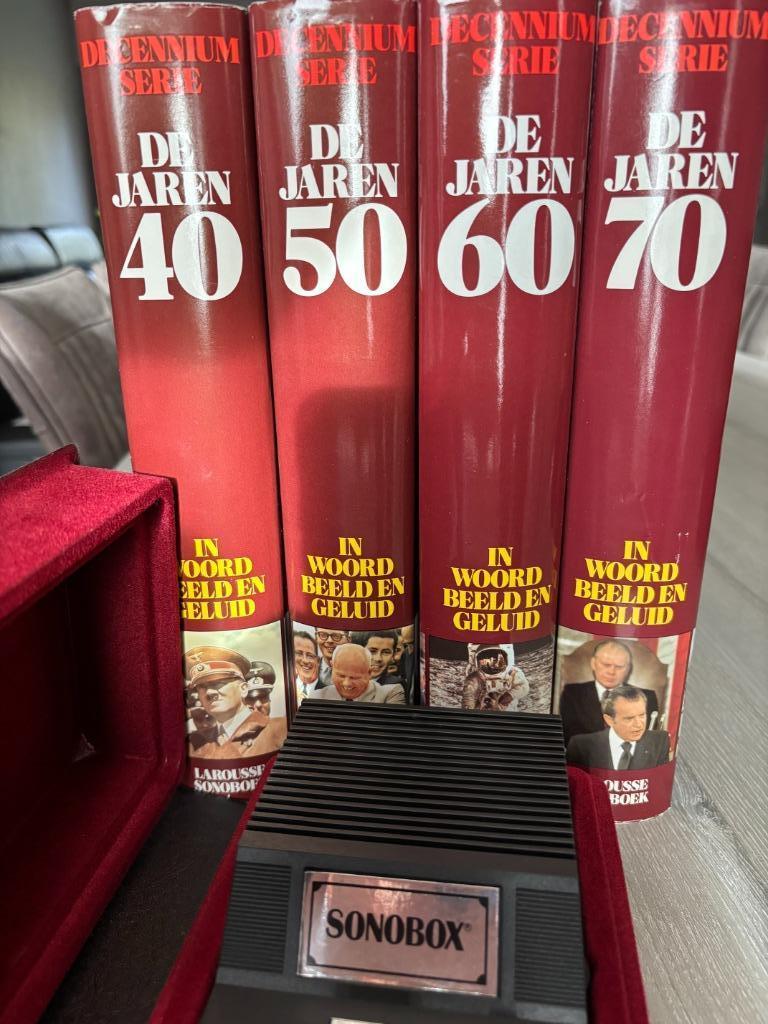 Decenium serie in woord, beeld, geluid, jaren 40, 50, 60, 70, Boeken, Ophalen, Zo goed als nieuw, Overige onderwerpen