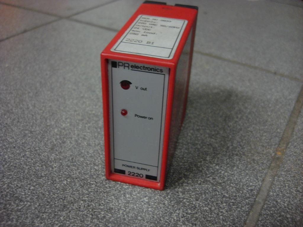 kn0171: PR electronics : gestab voeding 220Vac naar 24Vdc, Ophalen of Verzenden, Zo goed als nieuw