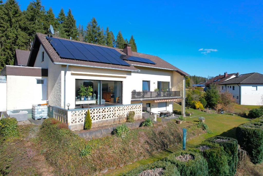 Prachtig gelegen bungalow met uniek uitzicht in de Eifel, Immo, Étranger, 161 m², Maison d'habitation, Allemagne, Village