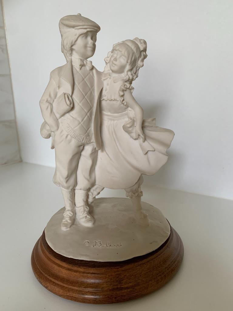 Jeune couple en porcelaine Auro Belcari, Enlèvement ou Envoi
