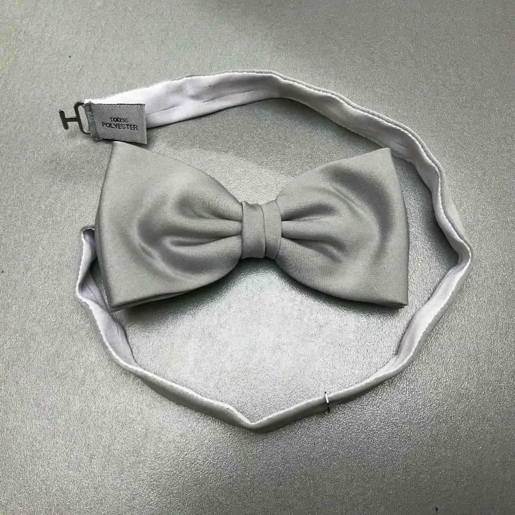 Nœud papillon gris neuf, Neuf, Gris, Enlèvement ou Envoi, Sans