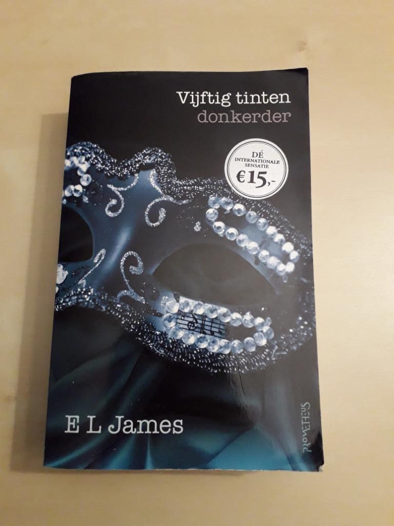 Vijftig tinten donkerder, Ophalen of Verzenden, Gelezen