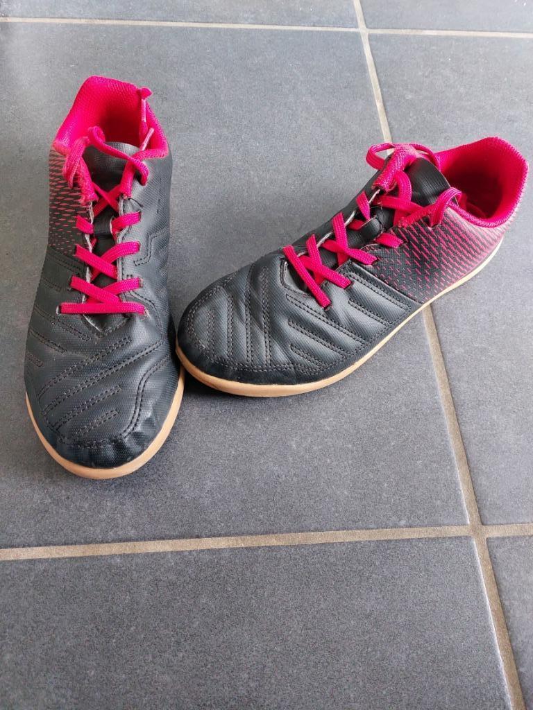 Zaalvoetbalschoenen maat 37, Enlèvement ou Envoi, Utilisé, Chaussures