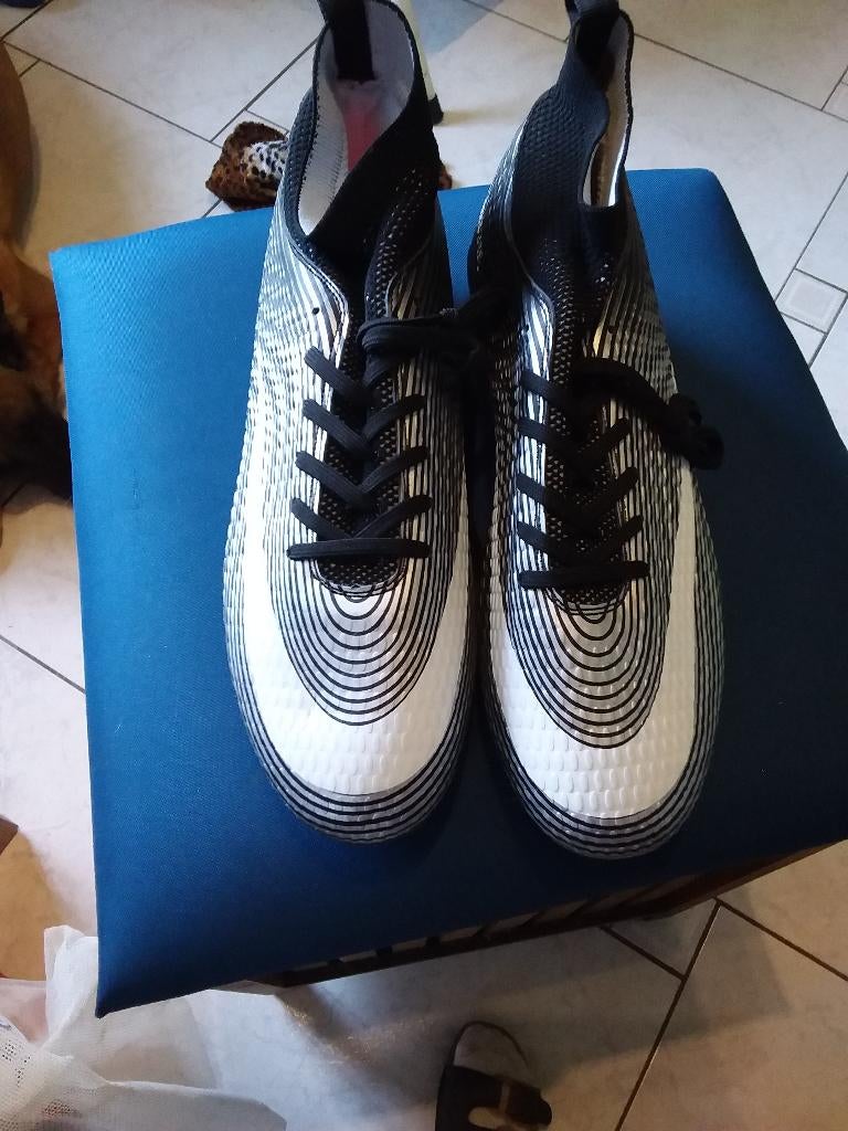 SOULIER DE FOOT M D, Vêtements | Hommes, Chaussures, Neuf, Enlèvement ou Envoi, M D, Chaussures de sport