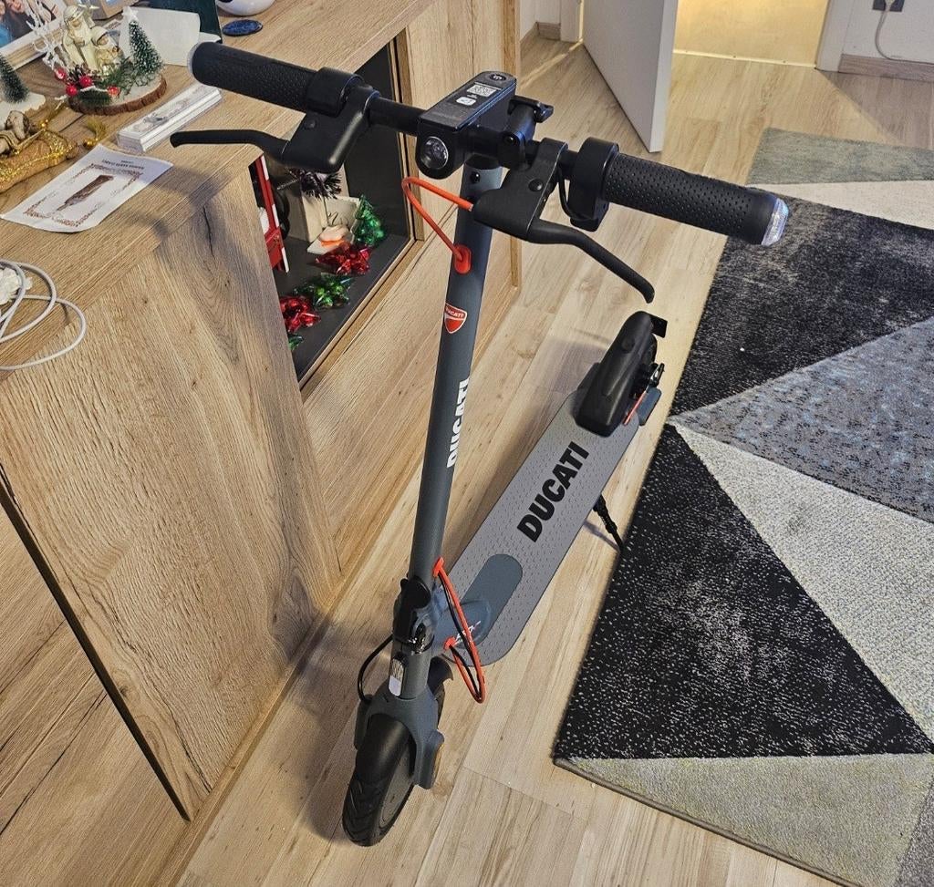Ducati Step PRO - I EVO, Fietsen en Brommers, Ophalen, Zo goed als nieuw
