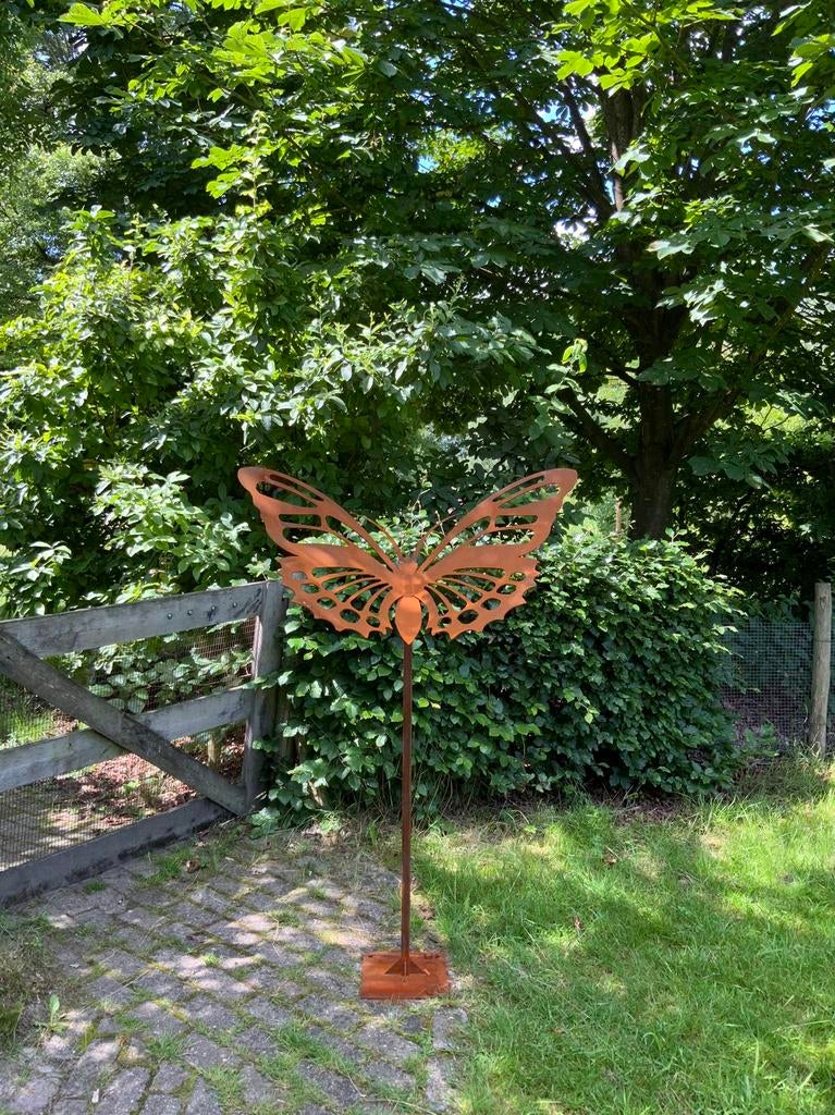 Vlinder cortenstaal (1 meter spanwijdte), Tuin en Terras, Tuinbeelden, Ophalen of Verzenden, Nieuw, Metaal, Dierenbeeld