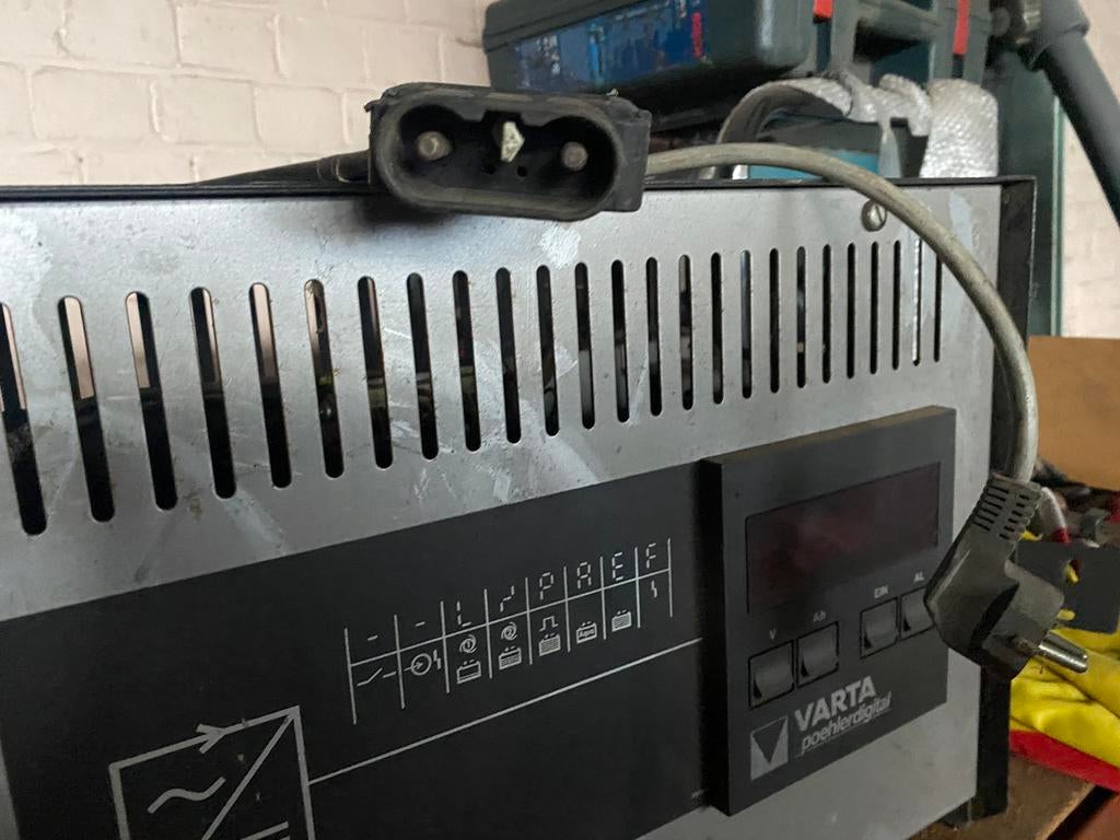 Batterijlader heftruck/stapelaar 24volt batterij op 220, Ophalen
