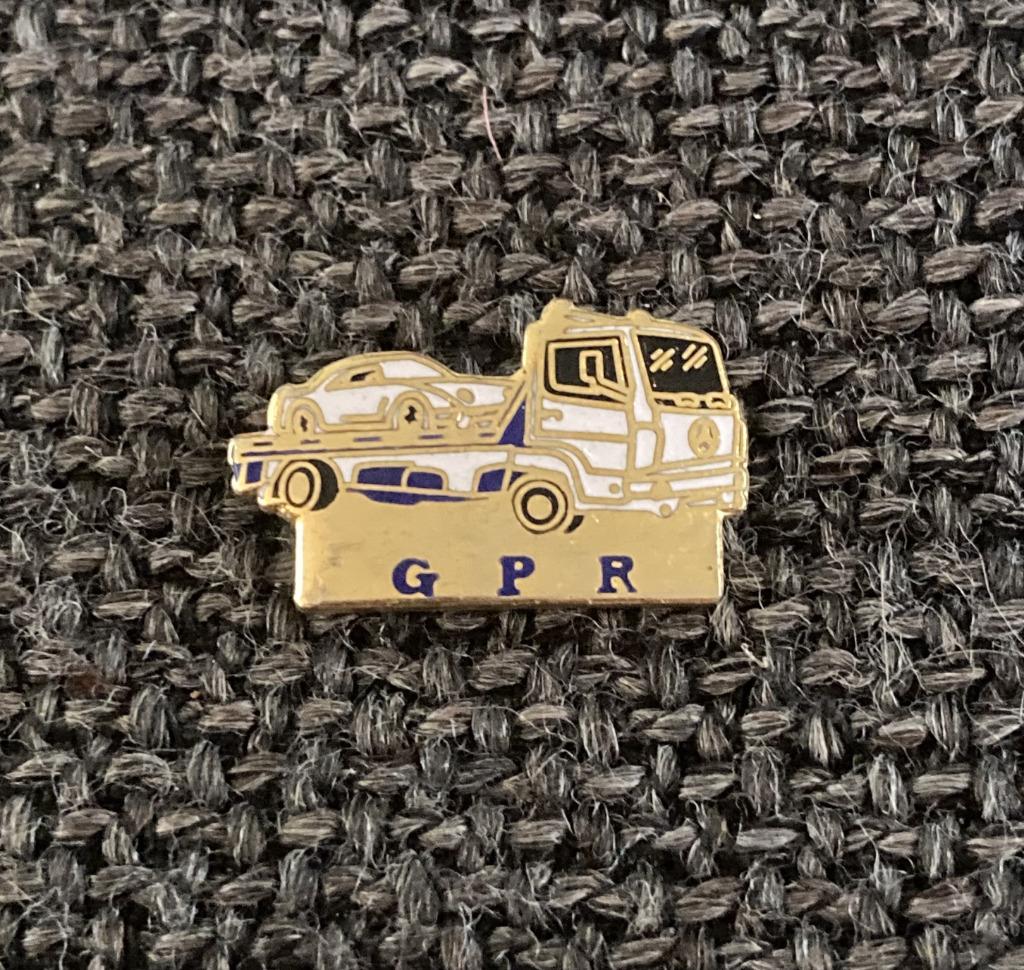 PIN - GPR - MERCEDES - TRUCK, Verzamelen, Speldjes, Pins en Buttons, Verzenden, Gebruikt, Transport, Speldje of Pin