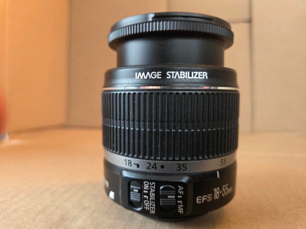 Canon zoom lens EF-S 18-55mm 1:3.5-5.6 IS, Ophalen of Verzenden, Zo goed als nieuw, Canon