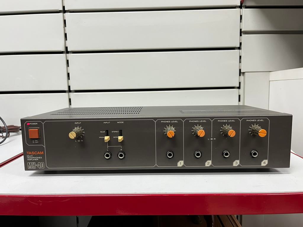 TASCAM MH-40 — Ampli. casque 4 canaux - vintagestudio - rare, Musique & Instruments, Enlèvement ou Envoi, Utilisé