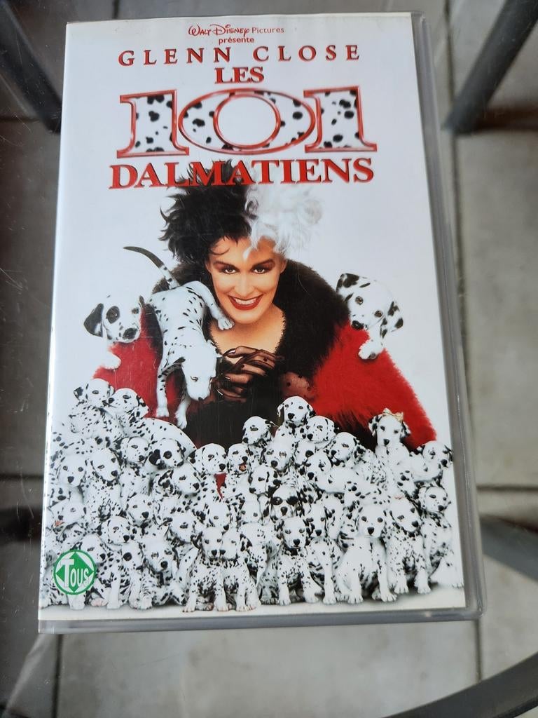 VHS " Les 101 dalmatiens " et "Les 102 dalmatiens", CD & DVD, Tous les âges, Enlèvement ou Envoi, Comme neuf, Autres types