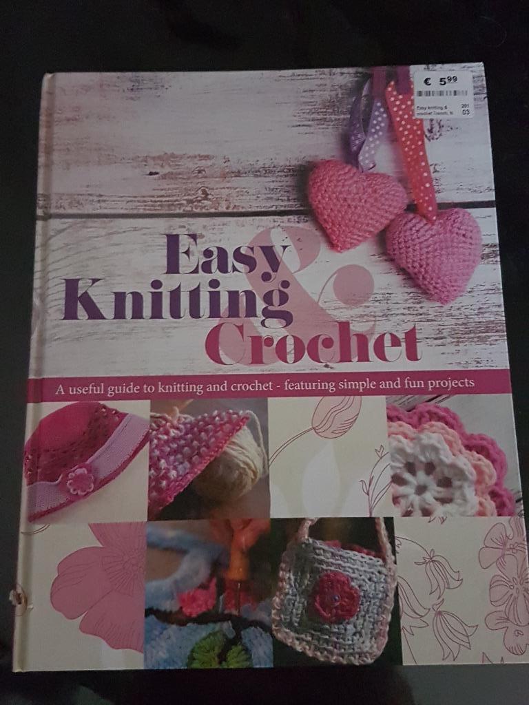Easy knitting & crochet - Nicki Trench, Hobby & Loisirs créatifs, Tricot & Crochet, Enlèvement ou Envoi, Comme neuf, Crochet, Patron ou Livre