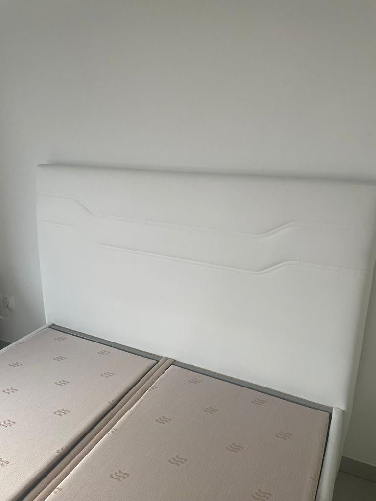 Het bed is geschikt voor twee personen. İstikbal, Ophalen