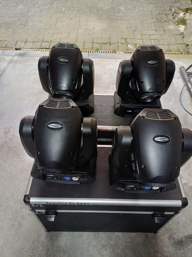 8 x showtec phantom 30 beam movingheads per 2 in flightcase, Enlèvement, Utilisé, Lumières