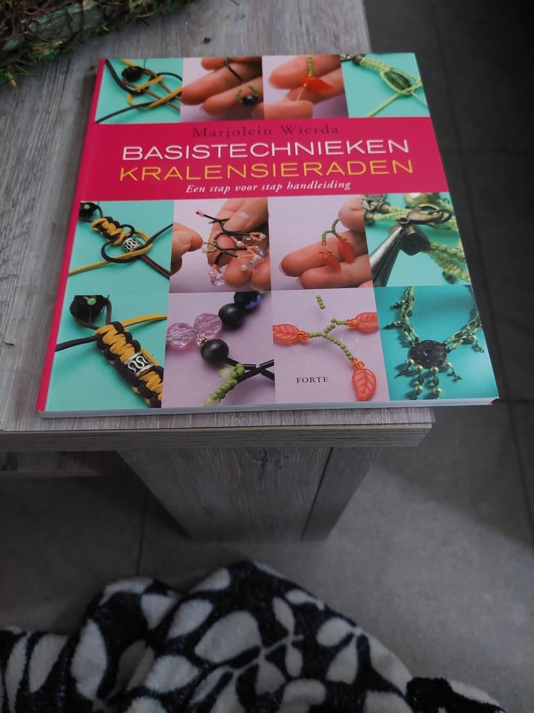 Basistechnieken kralensierraden, Ophalen