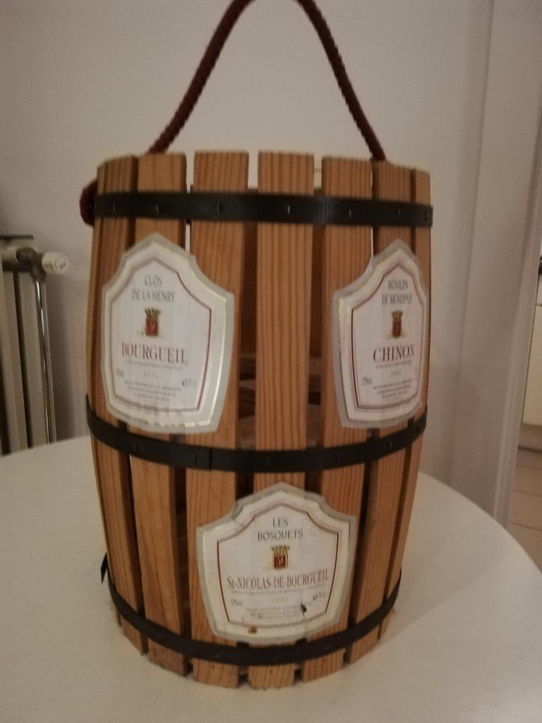 Tonnetje voor 3 flessen wijn, Ophalen, Gebruikt