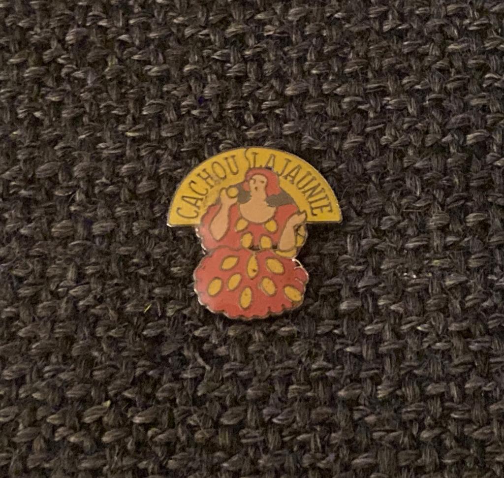 PIN - CACHOU LAJAUNIE - DROP - SNOEP - BONBON, Collections, Envoi, Utilisé, Marque, Insigne ou Pin's