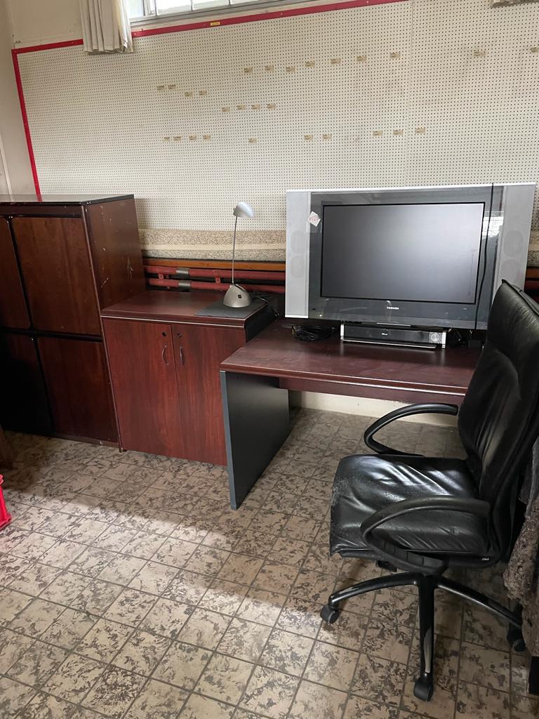 Complete bureau inclusief lederen bureaustoel, Ophalen, Gebruikt