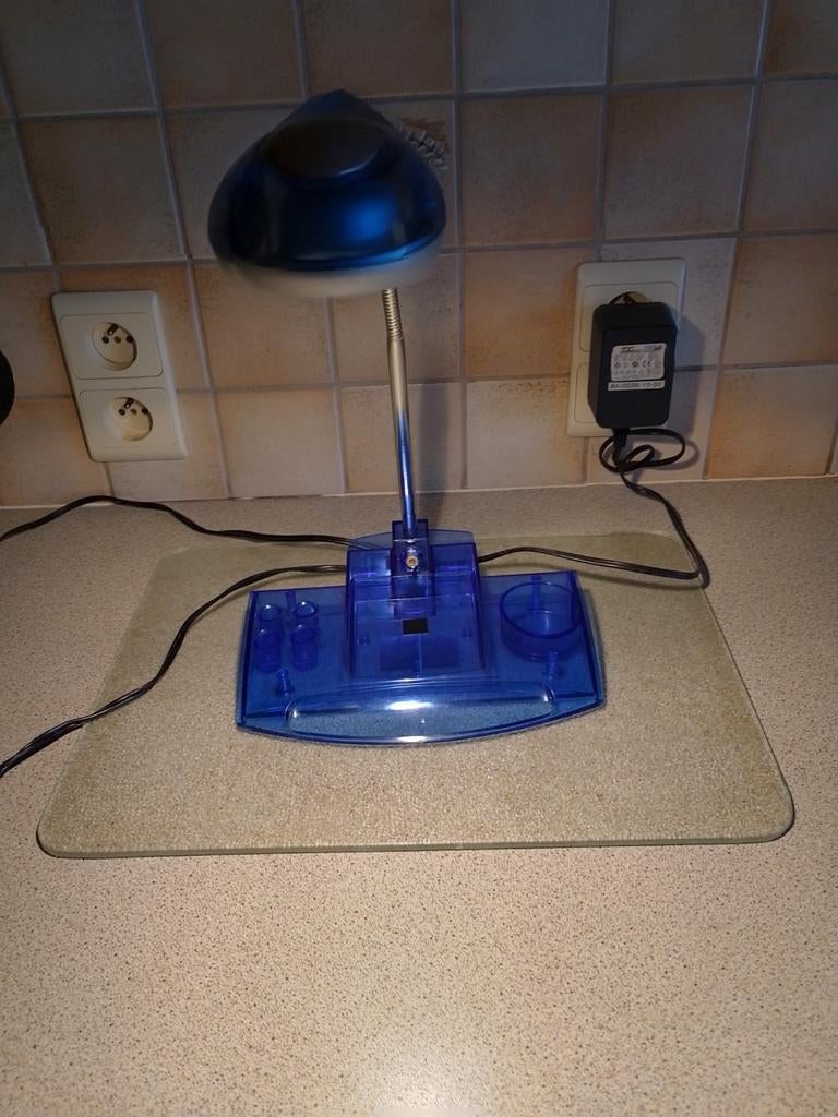 Bureau lamp, Enlèvement