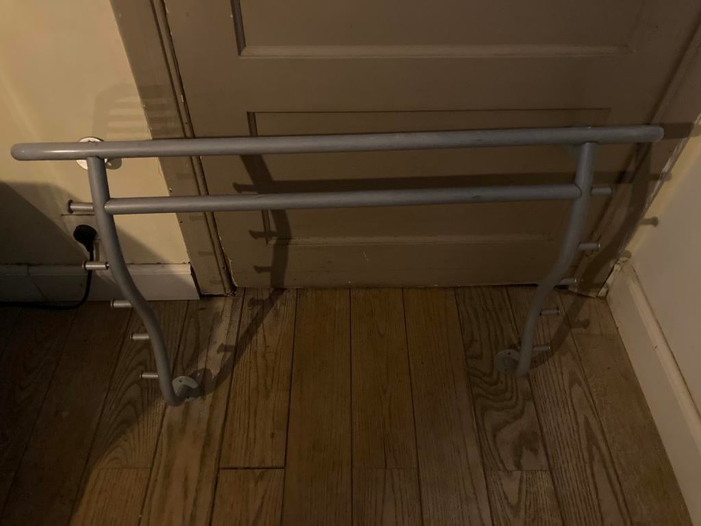 Porte-manteau Ikea en métal gris, Enlèvement, Utilisé