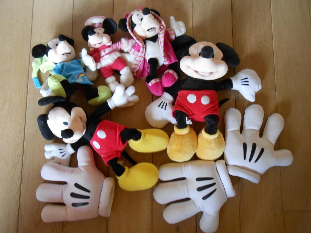 Lot de 5 Mickey peluche et 3 gants de Mickey, Enlèvement, Utilisé