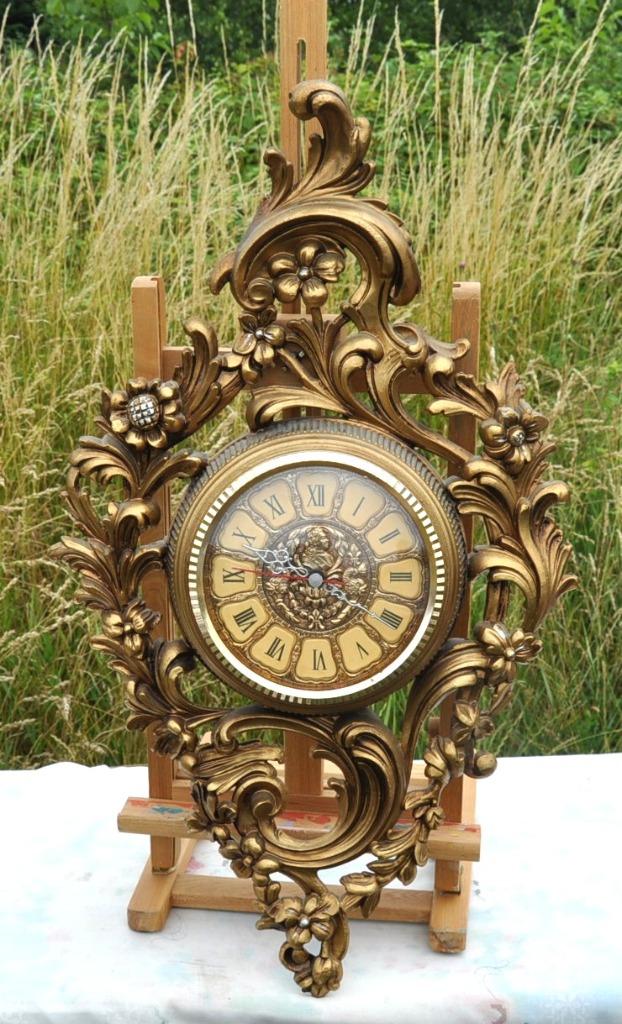grande horloge mural en resine style baroque, Maison & Meubles, Enlèvement ou Envoi, Utilisé, Horloge murale