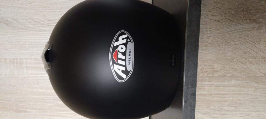 Deux casques moto Airoh a vendre (jet /modulable) 55 € pièce, Ophalen, S, Integraalhelm
