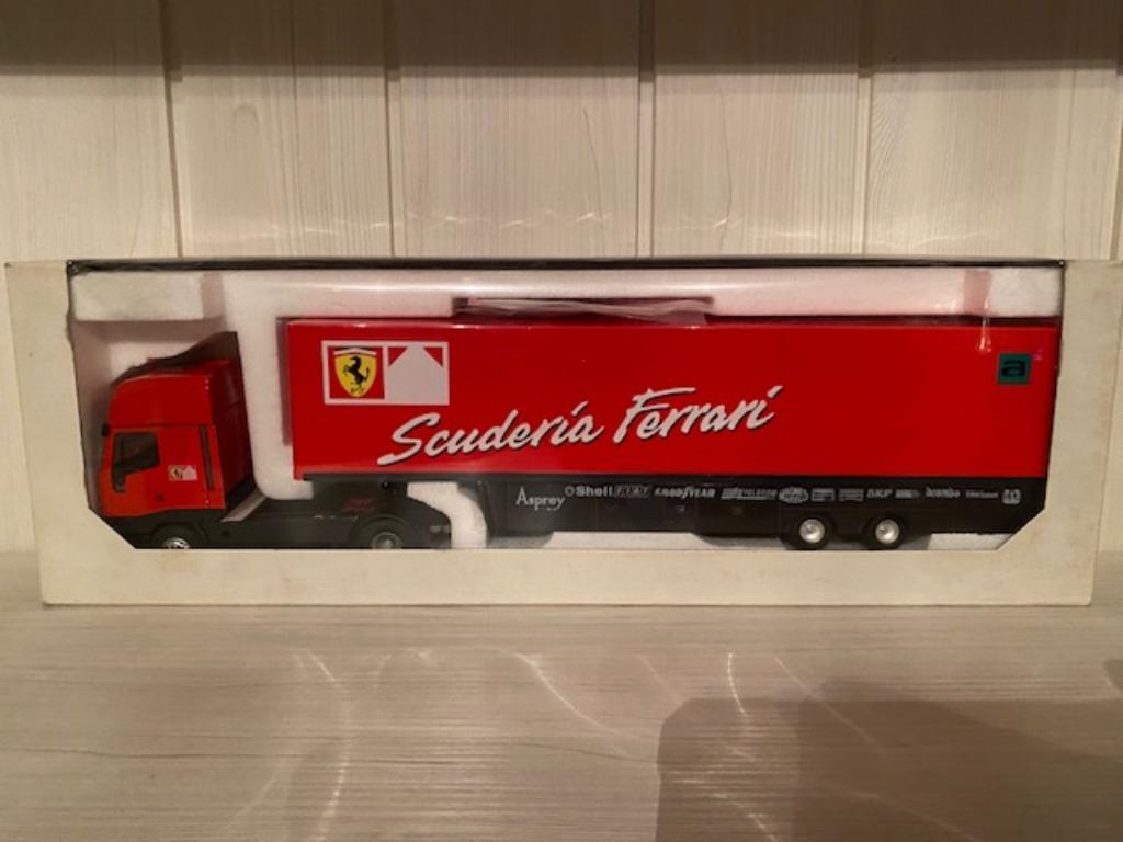 MINICHAMPS 1/43 FERRARI F1 TEAM 1998 TRANSPORTER, Enlèvement ou Envoi, Comme neuf, Bus ou Camion, MiniChamps