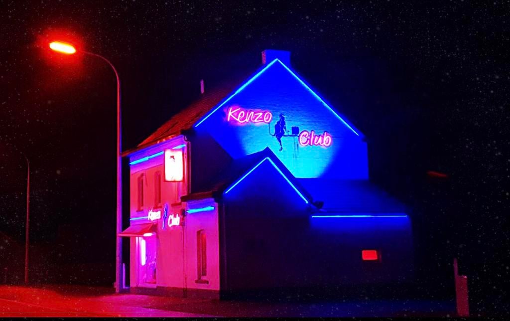 Bar à champagne recherche serveuse, Offres d'emploi, Emplois | Emplois Autre