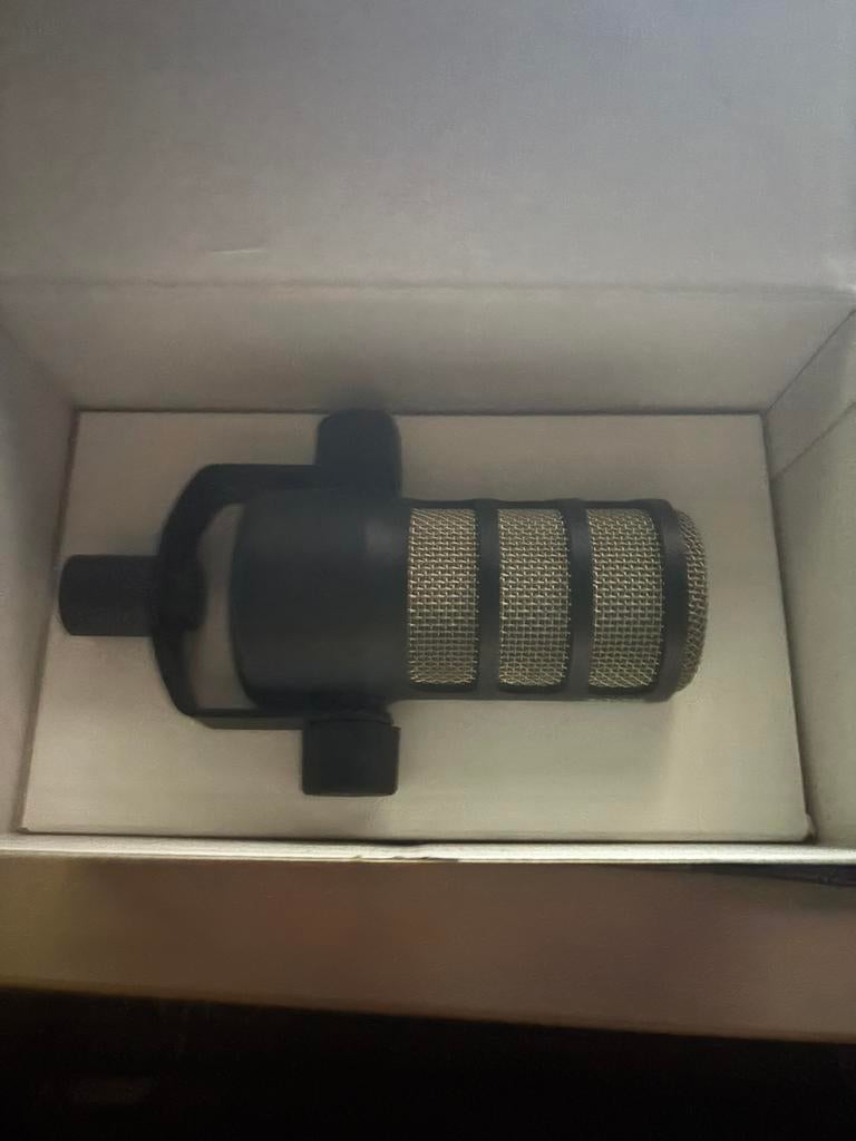 Rode pod mic, Enlèvement, Comme neuf