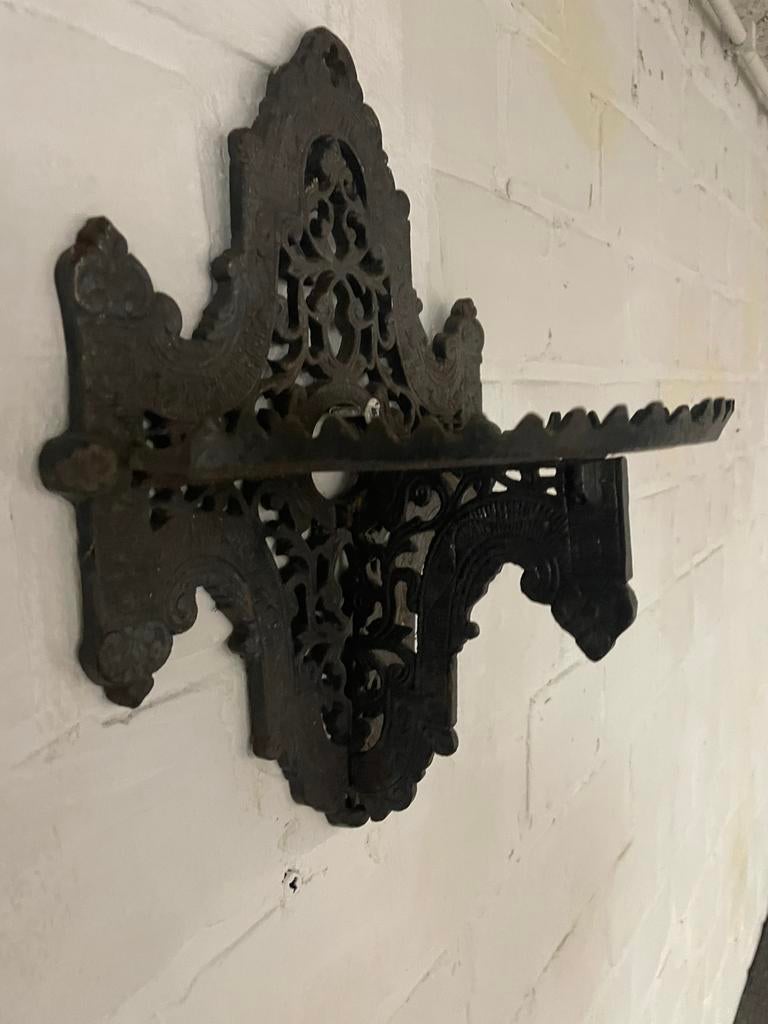 Zware gietijzeren console om religieus beeld op te zetten, Antiek en Kunst, Antiek | Religieuze voorwerpen, Ophalen