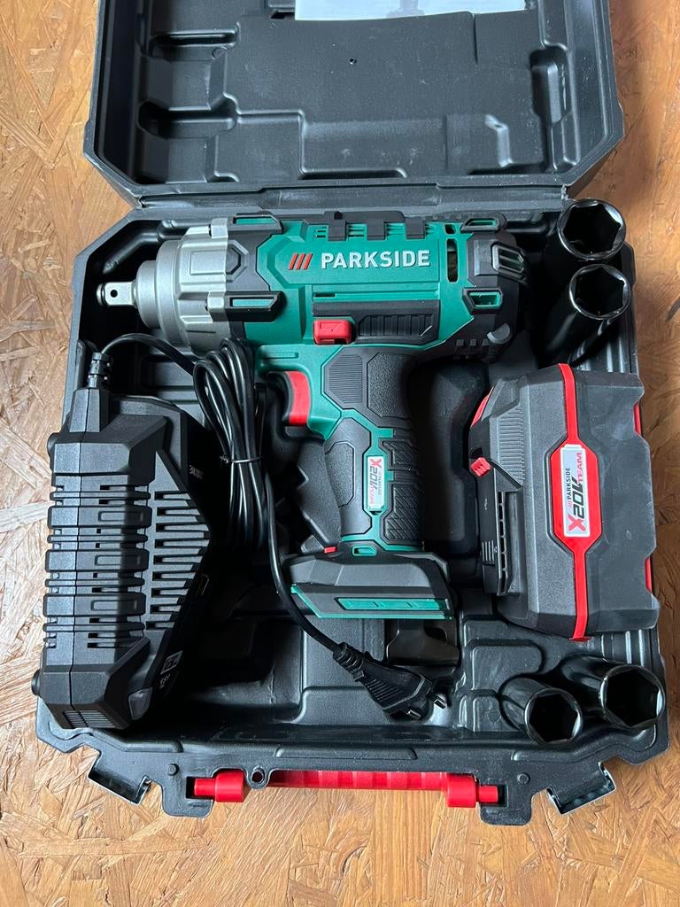 Boulonneuse 20v 4A batterie avec batterie et chargeur, Ophalen, Zo goed als nieuw