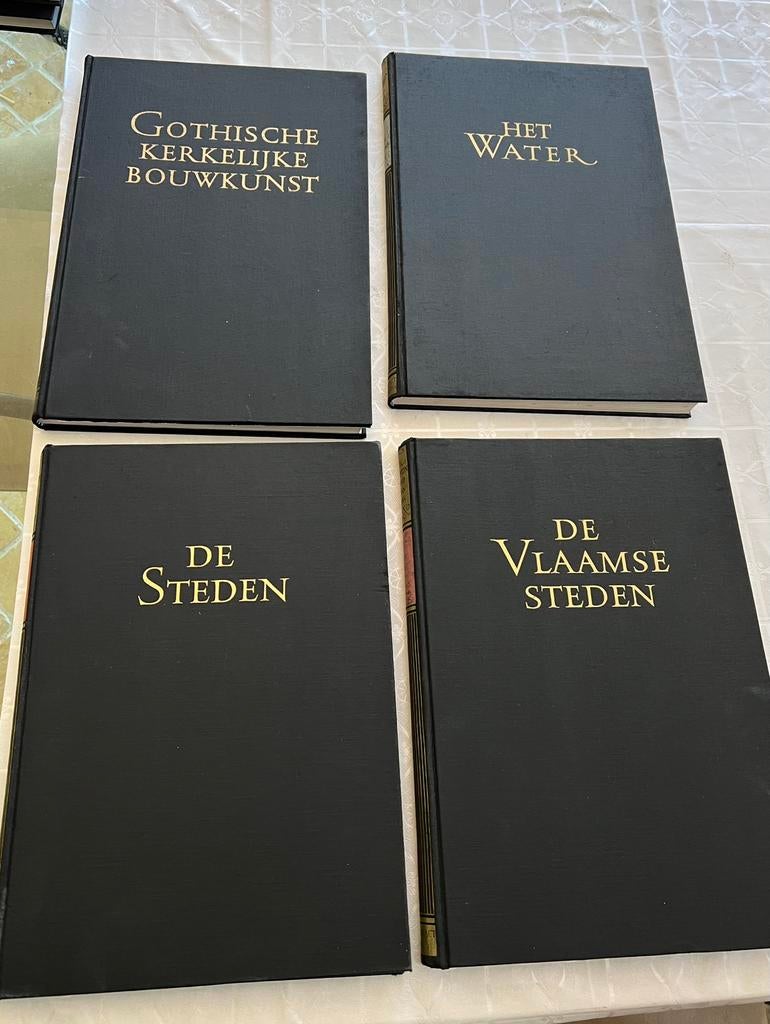 4 oude boeken uit de jaren 50: De Vlaamse steden, Ophalen of Verzenden, 20e eeuw of later, Gelezen