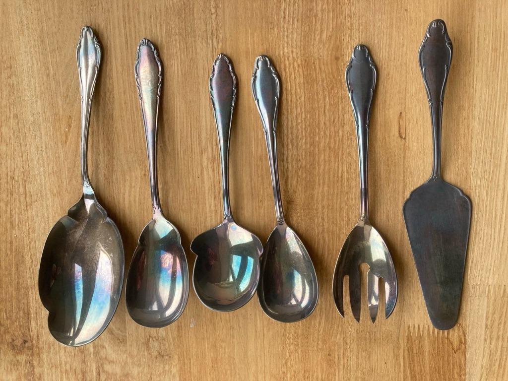 Cuillères de service, fourchette et caissette à gâteaux en m, Enlèvement