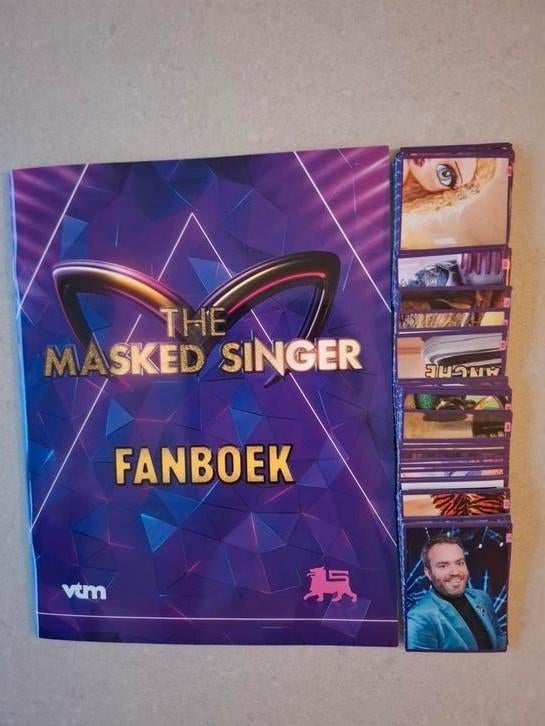 Le livre de fans du chanteur masqué avec tous les autocollan, Enlèvement ou Envoi