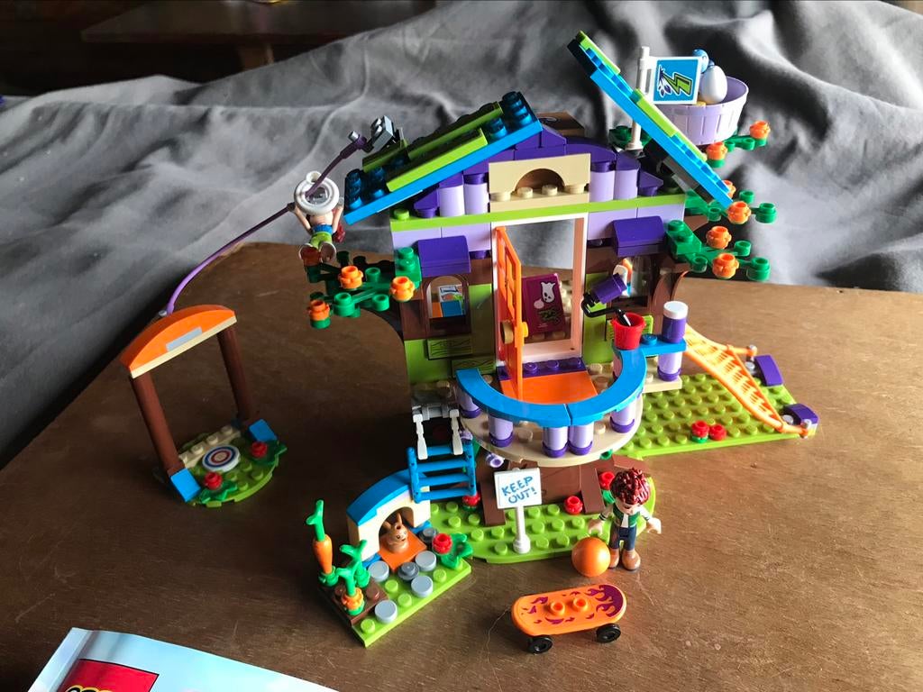 Lego Friends - 41335 La cabane dans les arbres de Mia, Enlèvement ou Envoi, Comme neuf, Ensemble complet, Lego