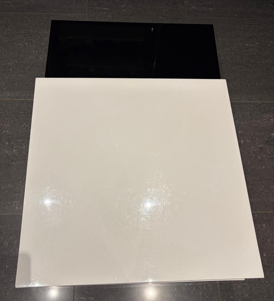 Salontafel in wit en zwart gelakt, Ophalen