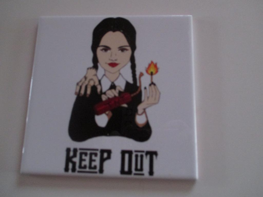 grote tegel Wednesday The Addams Family, Ophalen of Verzenden, Nieuw, Tv, Overige typen