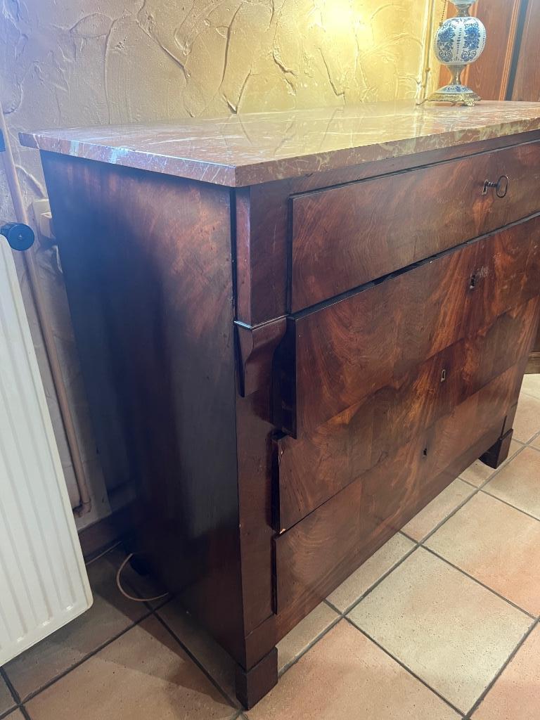 Commode ancienne/plateau en marbre rouge, 90 à 105 cm, Enlèvement, Utilisé, 100 cm ou plus