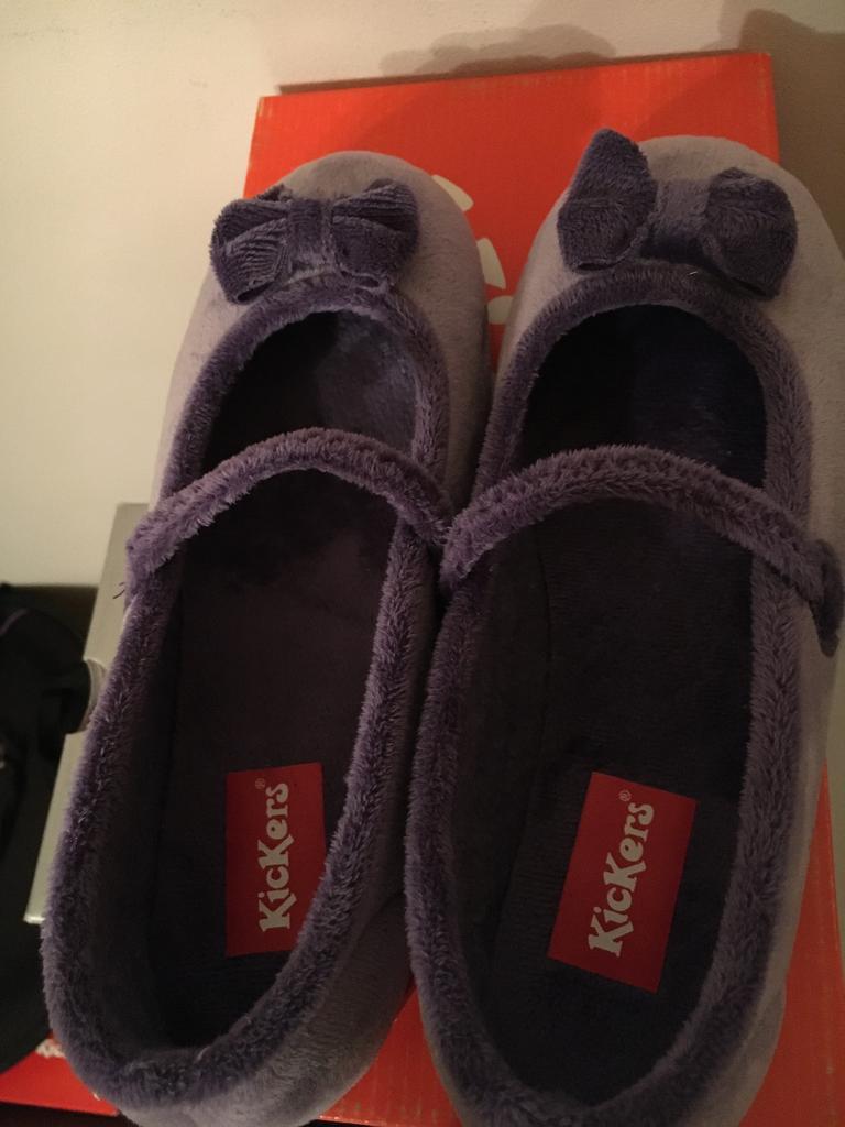 Prachtige zachte pantoffeltjes KICKERS maat 37 zijn NIEUW!, Overige kleuren, Nieuw, Ophalen of Verzenden, Kickers