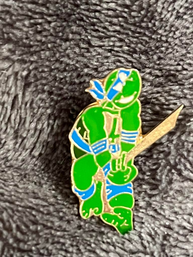 Tortue Pin Ninja, Collections, Enlèvement ou Envoi, Comme neuf, Figurine, Insigne ou Pin's
