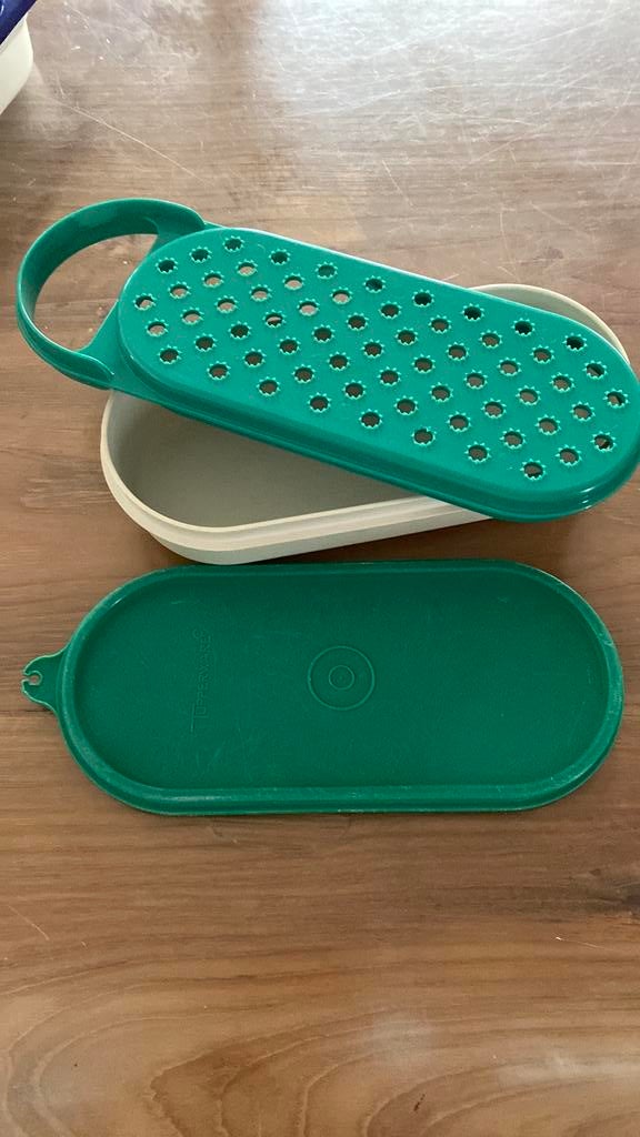 Raspje raspaardje tupperware met groene rasp en groen deksel, Enlèvement, Utilisé, Vert