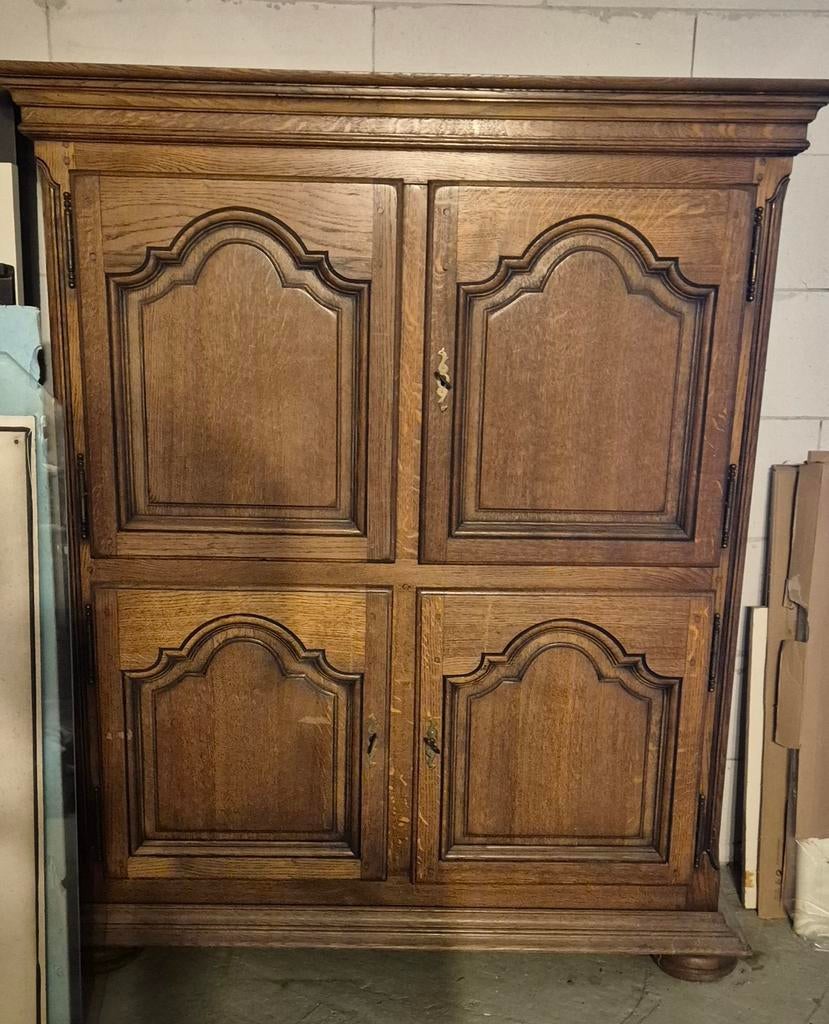 Belle armoire entièrement en chêne, Enlèvement