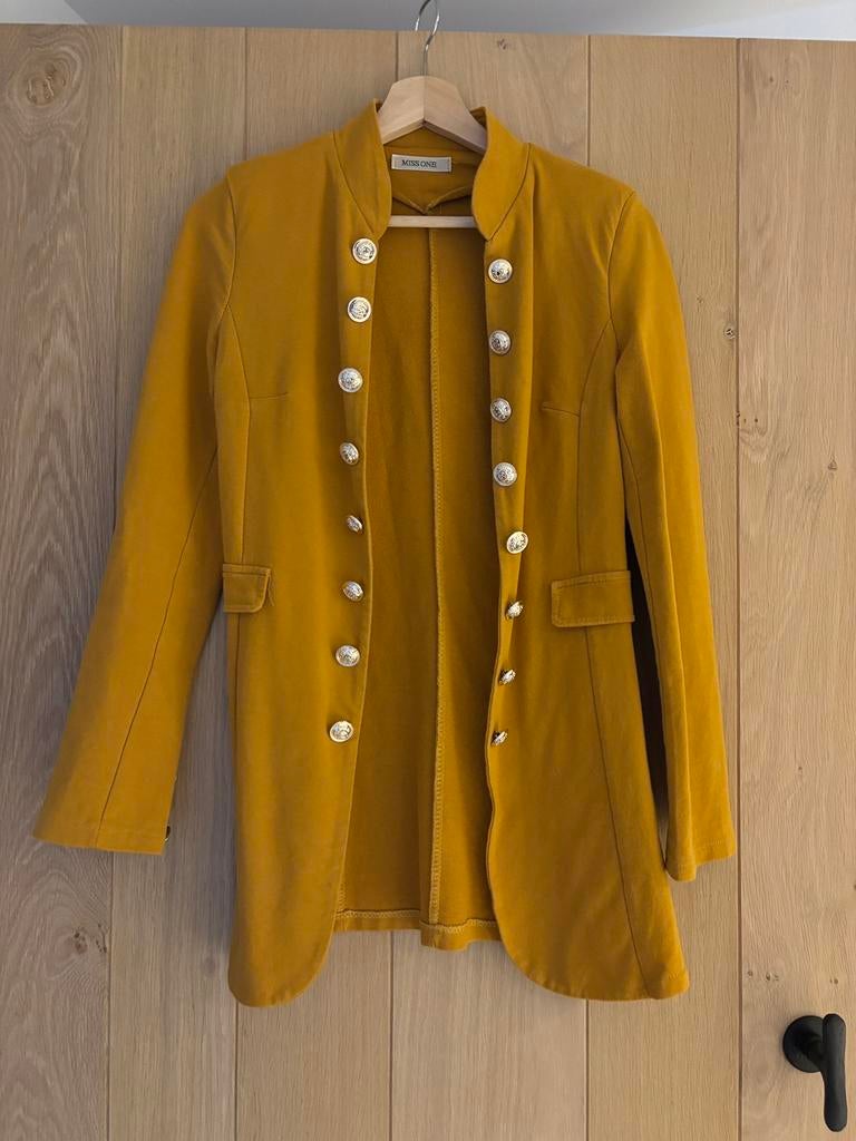 Plusieurs vestes femme très bon état, Ophalen, Gedragen