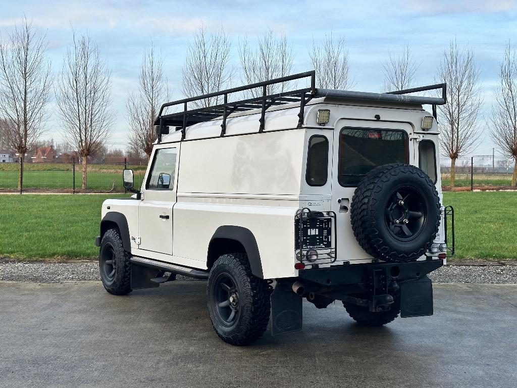 Land Rover DEFENDER 110 Td5 Sportstuur/3-Zit/Lichtevracht, Auto's, Land Rover, 90 kW, Stof, 2495 cc, Wit
