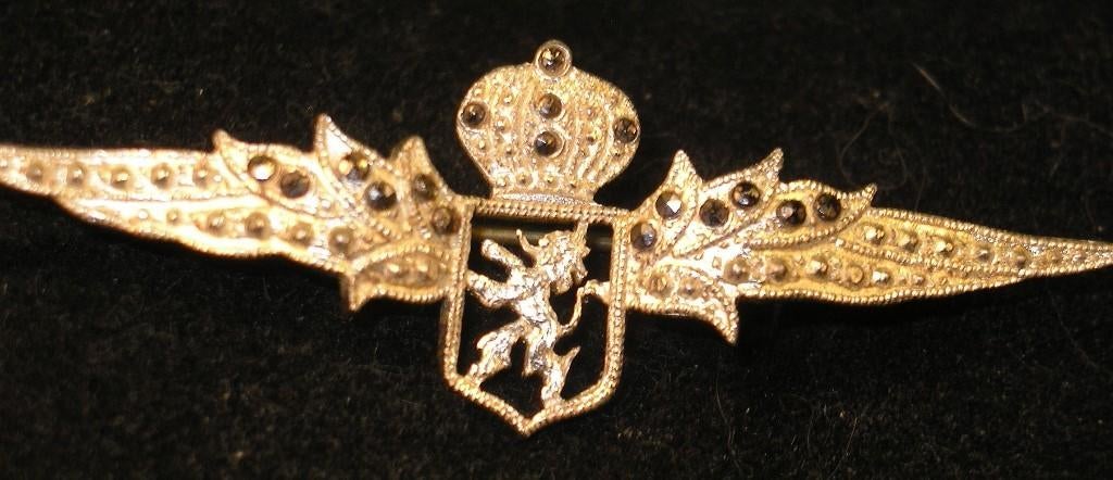 BROCHE ARGENT 925+MARCASSITES"LION ET COURONNE", Bijoux, Sacs & Beauté, Broches, Enlèvement ou Envoi, Comme neuf, 4 à 7 cm, Argent