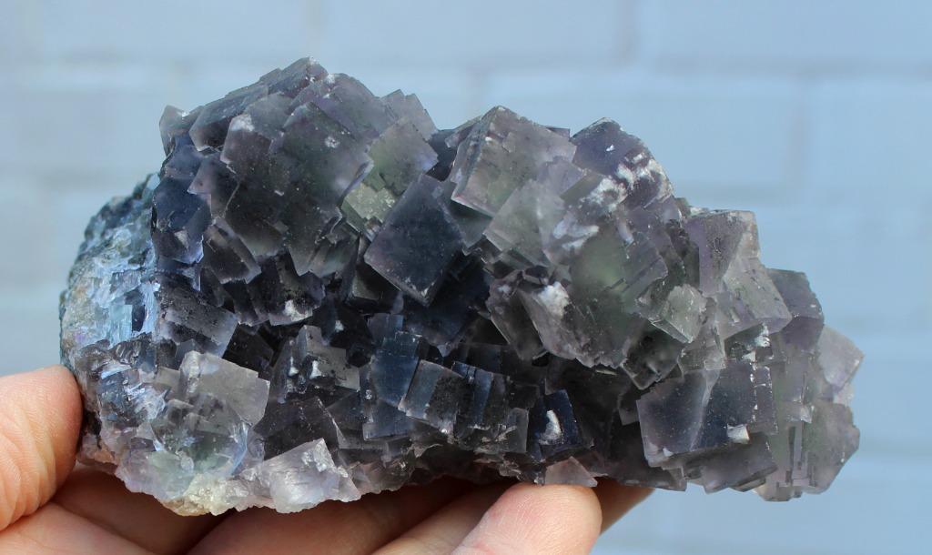 FLUORITE violet - vert - gris en provenance de Chine, Enlèvement ou Envoi, Minéral